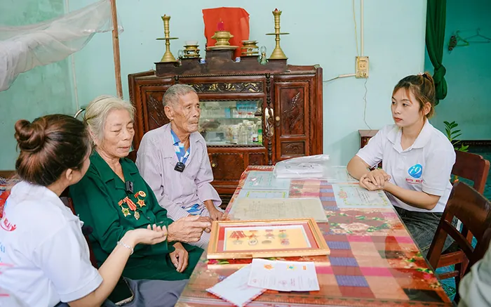 Biểu tượng dịch vụ hỗ trợ khách hàng 24/7 của vb9, luôn sẵn sàng giải đáp mọi thắc mắc